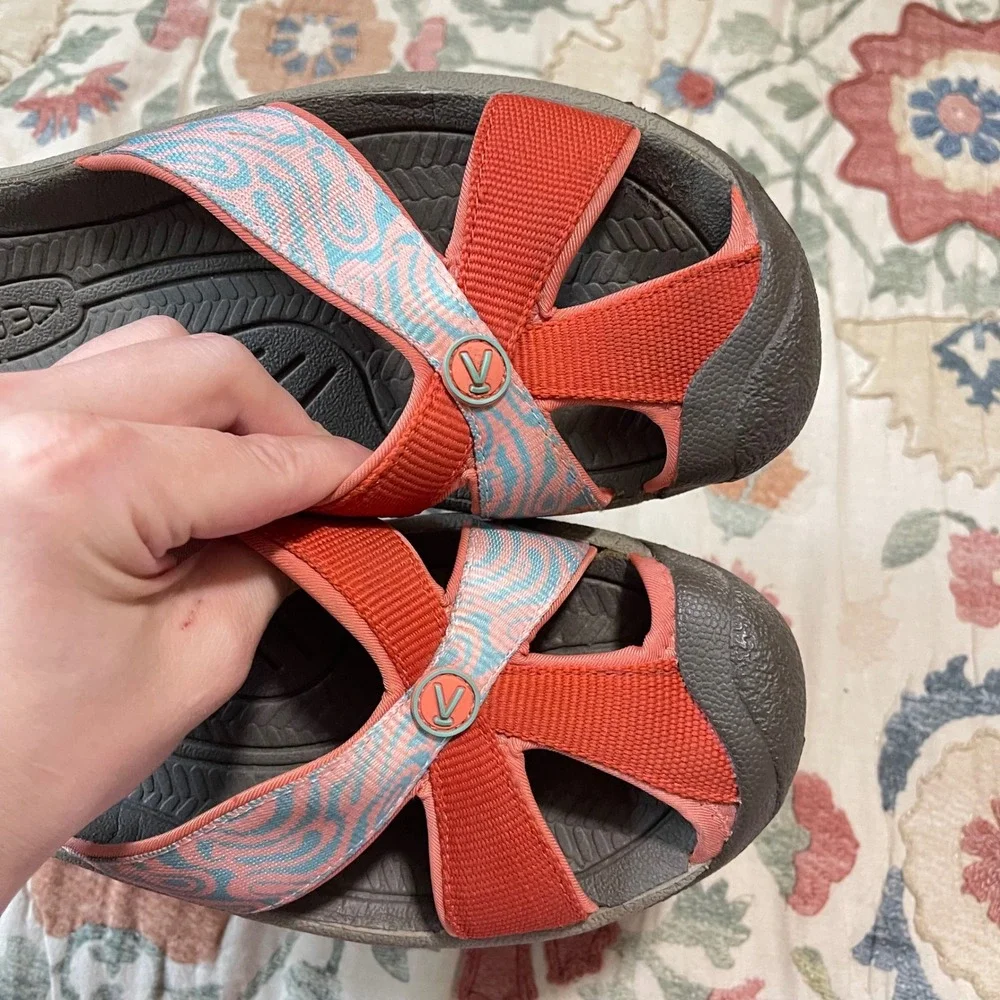 Keen Women 7.5/38 Bali Sandal Pink Orange Blue Sandal Toe Protecting Flip Flop